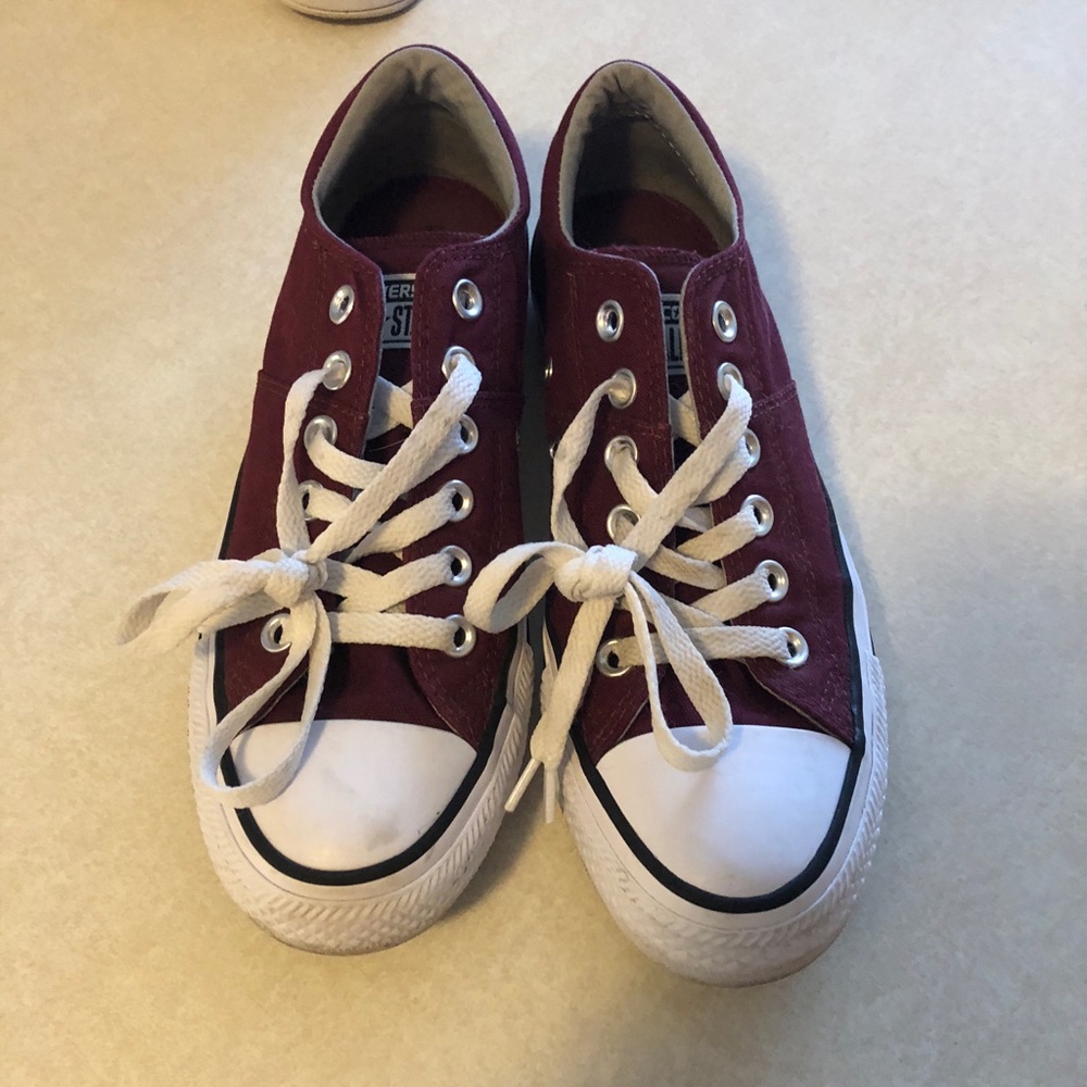 Maroon converse